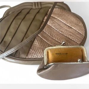 Neiman Marcus vintage Tan and Brown leather Crossbody Bag nwt in good condition